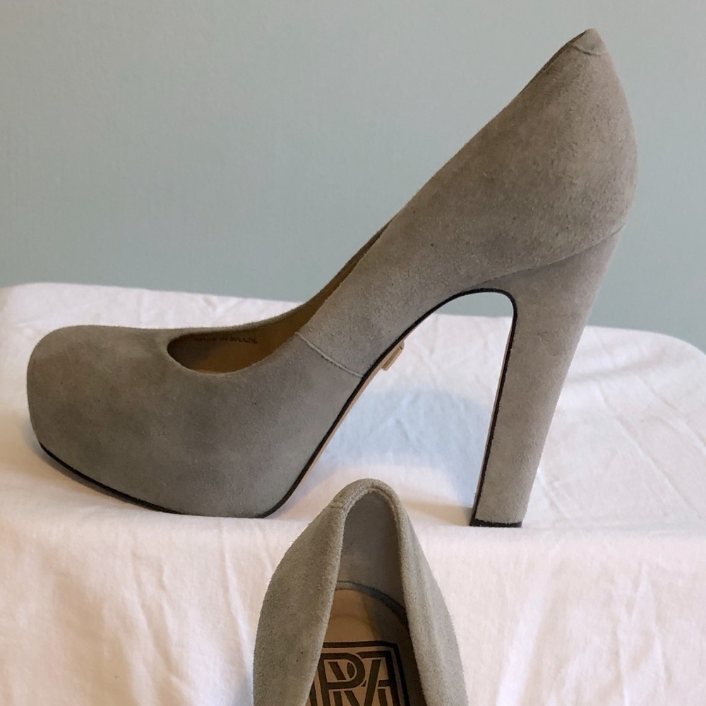 Pour la Victoire Platform Irina 2 Pump Suede 7.5